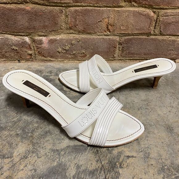 Louis Vuitton White Patent Leather Perforated Logo Detail Open Toe Slides - Picture 2 of 9